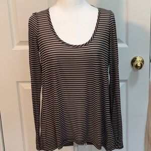 TART STRIPPED TOP SIZE M NWOT